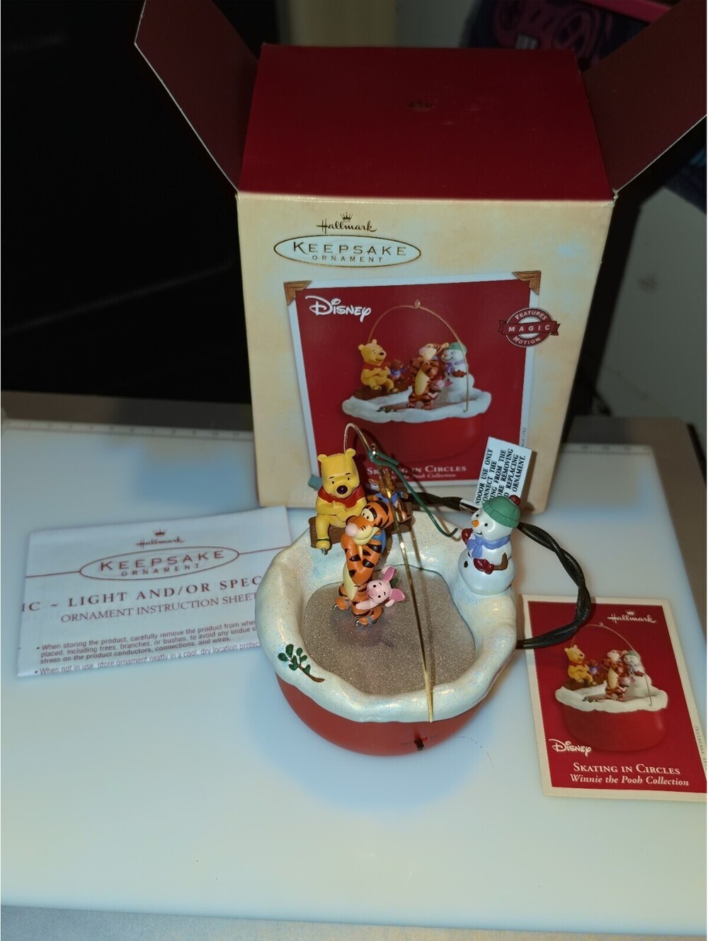 Hallmark Ornament Winnie the Pooh Skating in Circles Magic Motion 2002 W Box